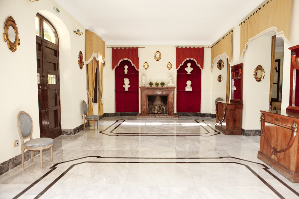 finca jardines de abril la casa salon principal chimenea